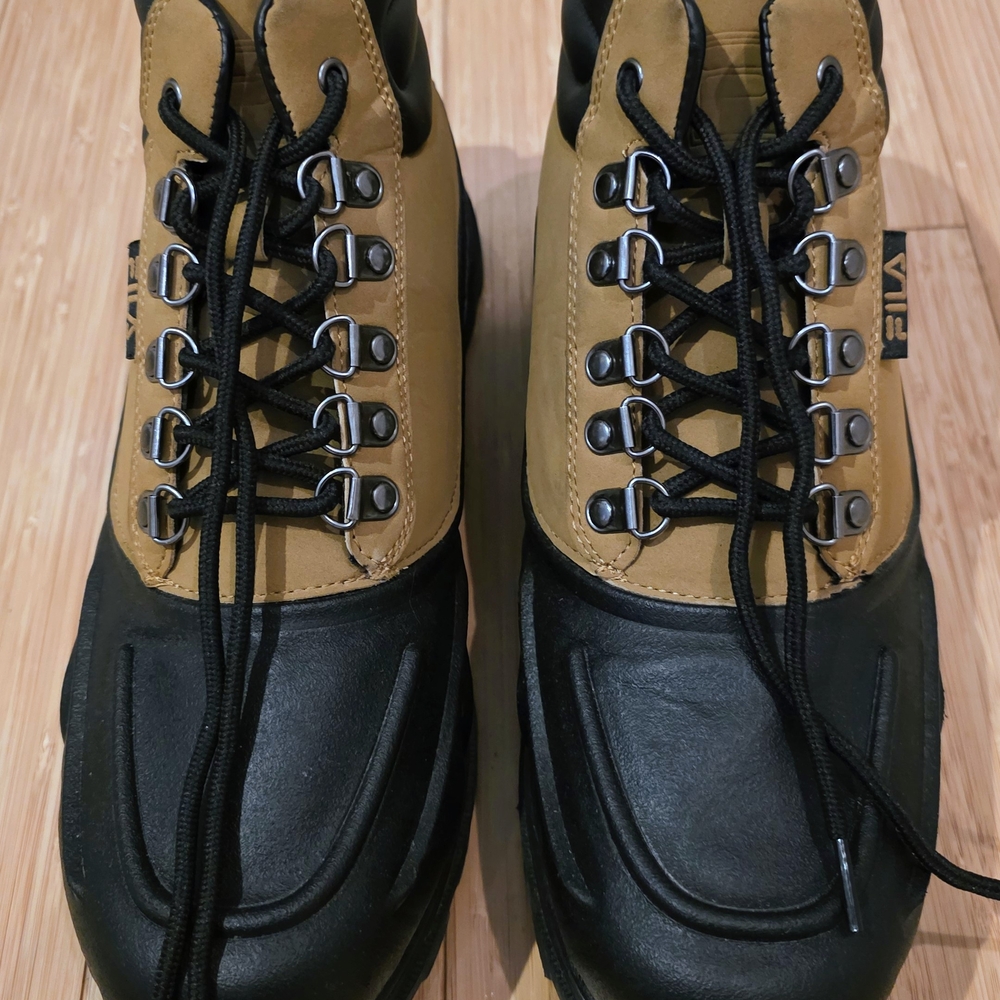 Fila Men's Black and Tan Hiking Boots